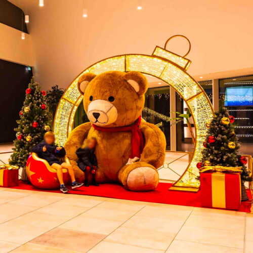 Walkthrough Bauble Arch "Otaki" - Warm White LEDs - 2.7Mtr x 3Mtr - 24V